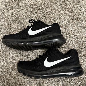 Woman’s Nike Airmax